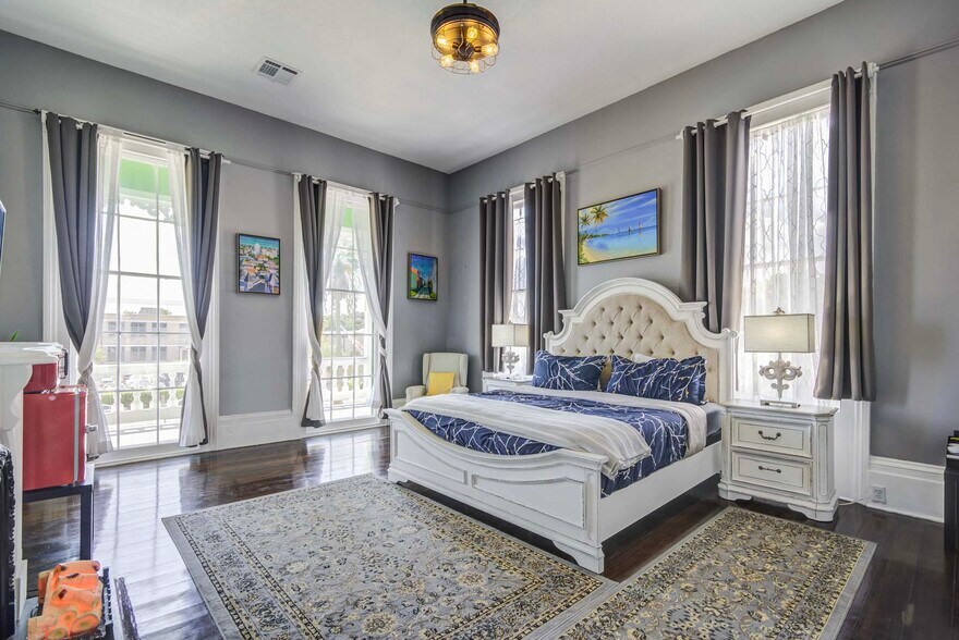 More Photos Of 1502 Market St, Galveston Hospitality For Sale