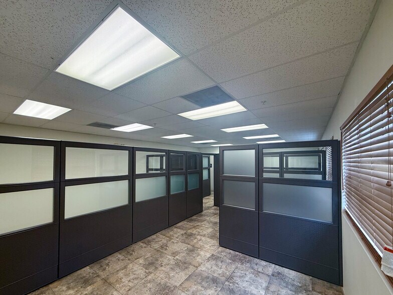 More Photos Of 10900 NW 21st St, Miami Warehouse For Lease
