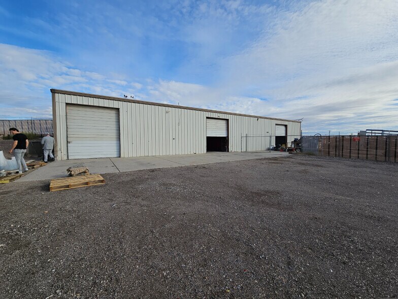 More Photos Of 1470 E Gardena Rd, Fort Mohave Flex For Lease