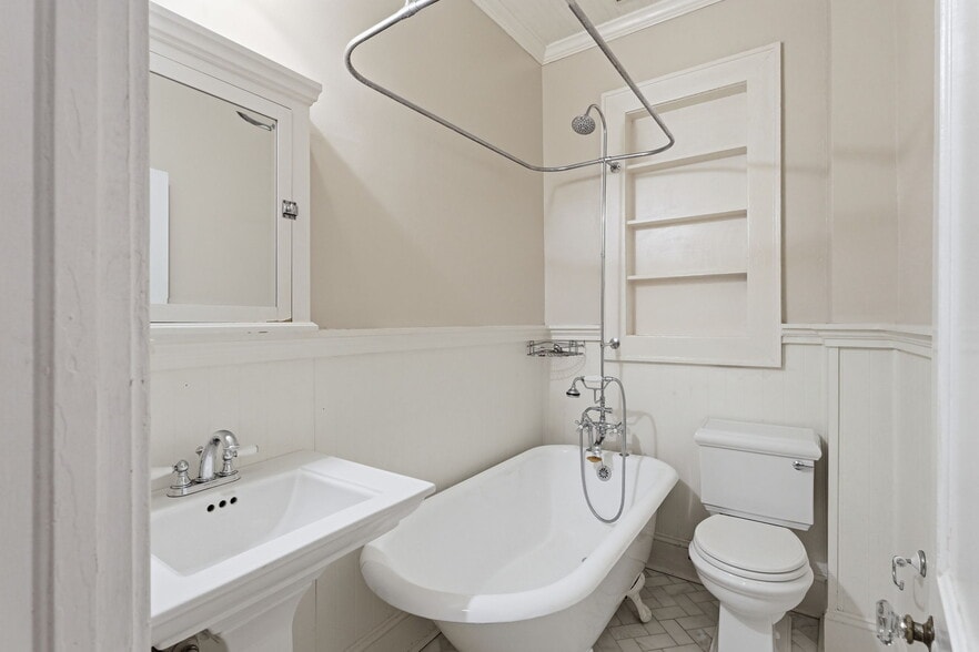 More Photos Of 916 Bromley Rd, Charlotte Apartments For Sale