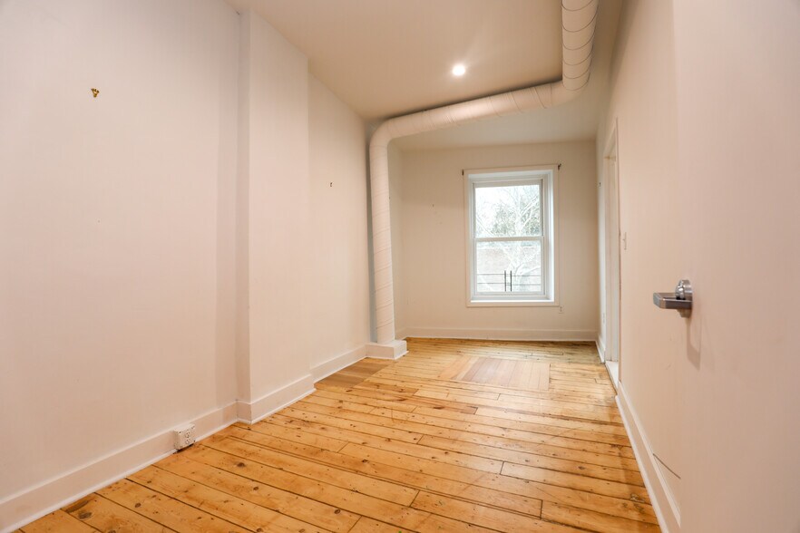 More Photos Of 328 Wall St, Kingston Storefront Retail Office For Lease