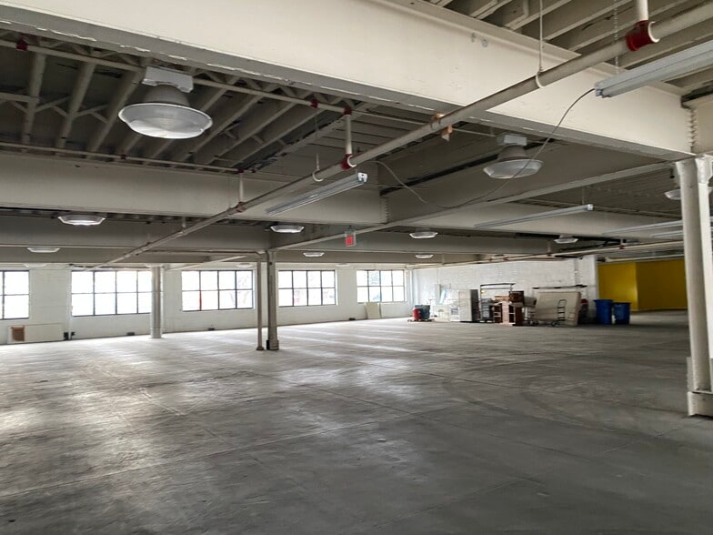 More Photos Of 31 South St, Mount Vernon Light Manufacturing For Lease