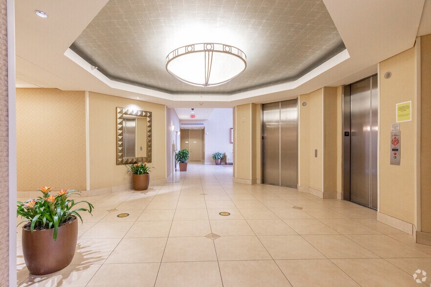 More Photos Of 11111 Katy Fwy, Houston Office For Lease