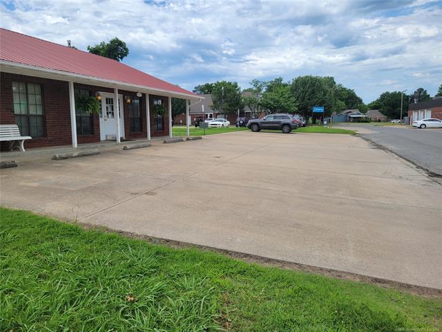 More Photos Of 300 S Main St, Eufaula Office For Sale