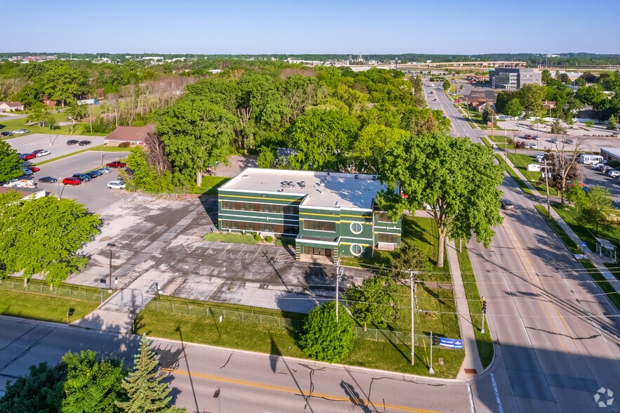 More Photos Of 1747 Shawano Ave, Green Bay Medical For Lease