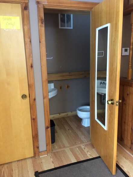 More Photos Of 1344 W Jackson St, Painesville Office For Sale