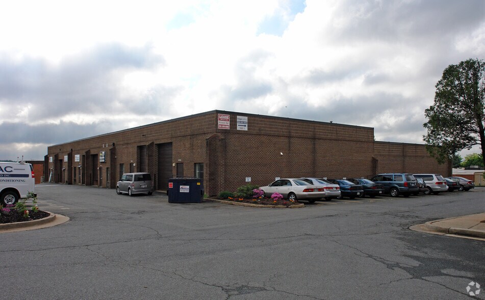 More Photos Of 7635 Fullerton Rd, Springfield Warehouse For Lease