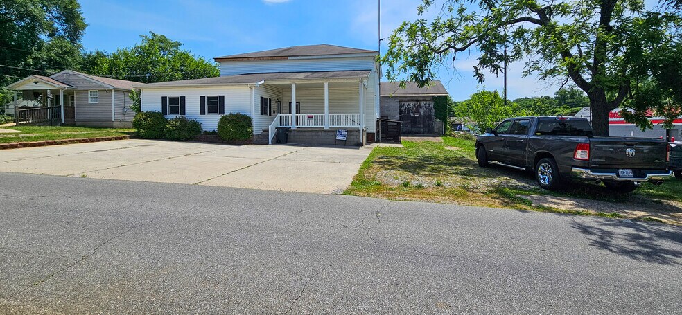 More Photos Of 2412 Marsh St, Lynchburg Showroom For Sale