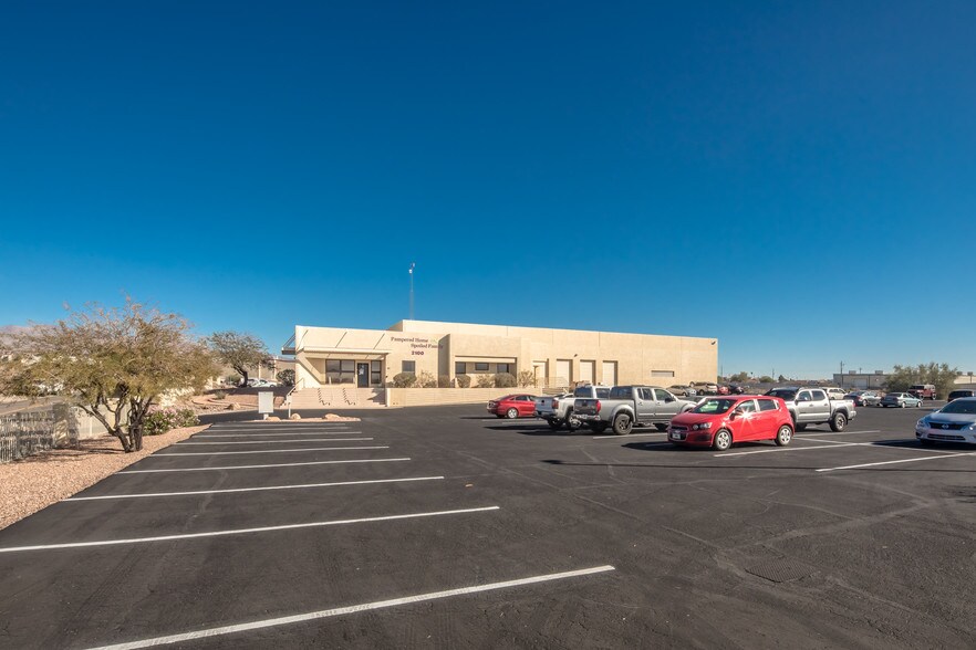 More Photos Of 2100 College Dr, Lake Havasu City Warehouse For Lease