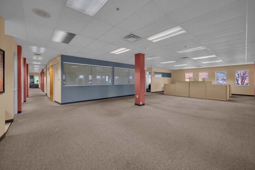 More Photos Of 1445 Kemper Meadow Dr, Cincinnati Loft Creative Space For Sale