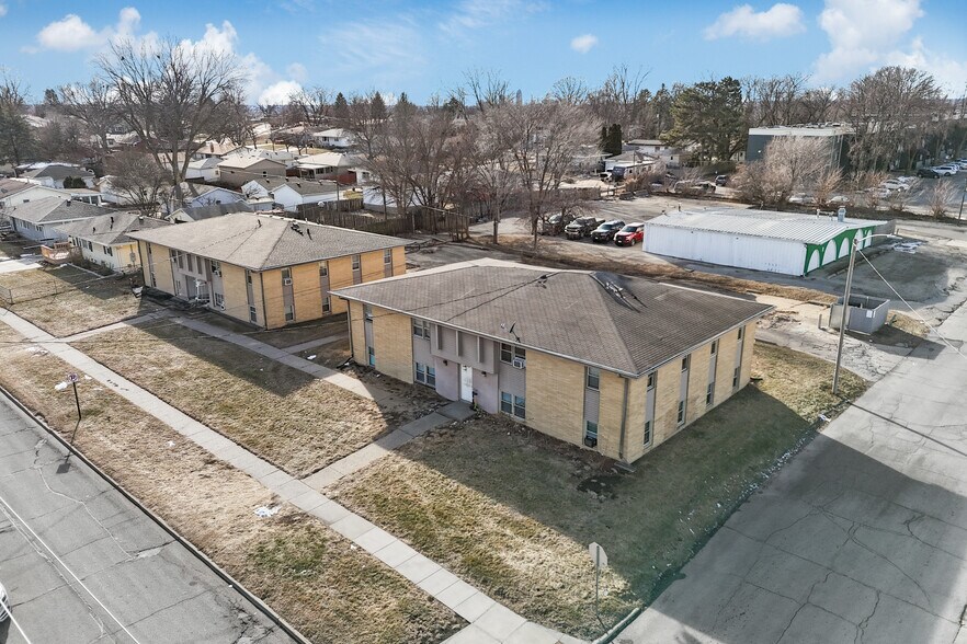 More Photos Of 3411-3418 E 26th St, Des Moines Apartments For Sale