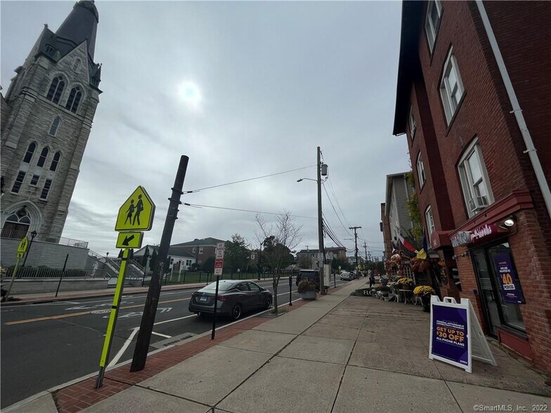 More Photos Of 141 Broad St, New Britain Apartments For Lease