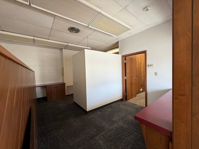 More Photos Of 1905 A St, South Sioux City Industrial For Sale