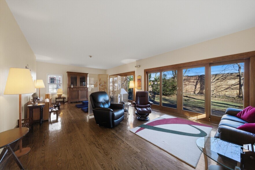 More Photos Of 3624 216th St, Matteson Flex For Sale