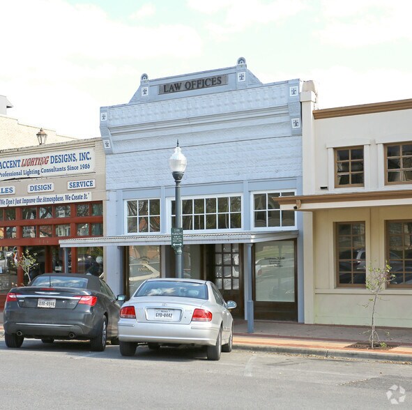 More Photos Of 110 E San Antonio St, San Marcos Office For Sale