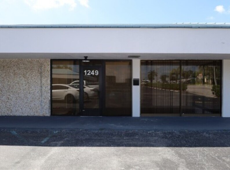More Photos Of 1249-1263 10th St, Lake Park Storefront For Lease