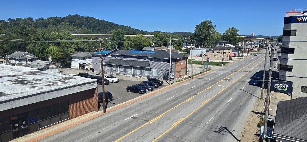 More Photos Of 4518 MacCorkle Ave SW, Charleston Freestanding For Lease