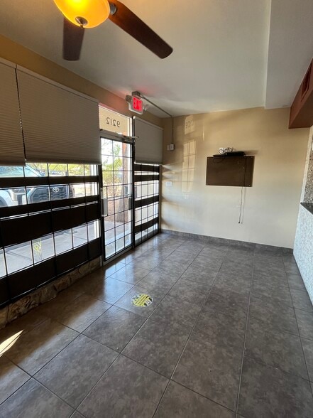 More Photos Of 9212 N Central Ave, Phoenix General Retail For Lease