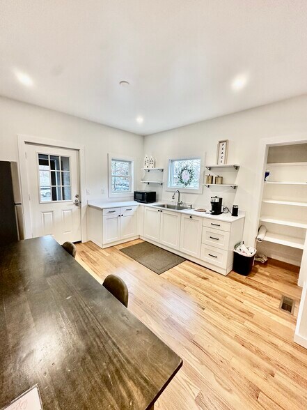 More Photos Of 257 Sound Beach Ave, Old Greenwich Office For Lease