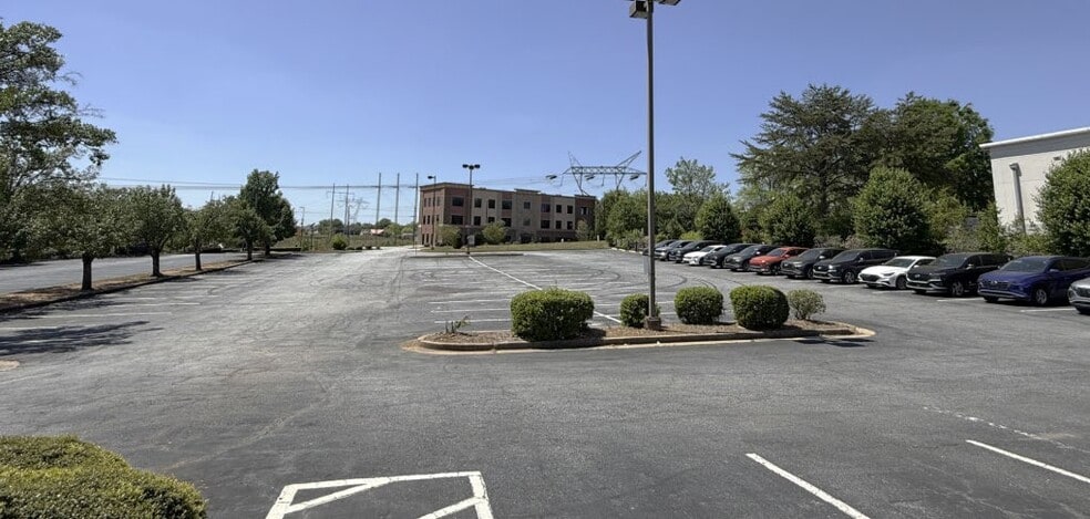 More Photos Of 3370 Venture Pky, Duluth Restaurant For Lease