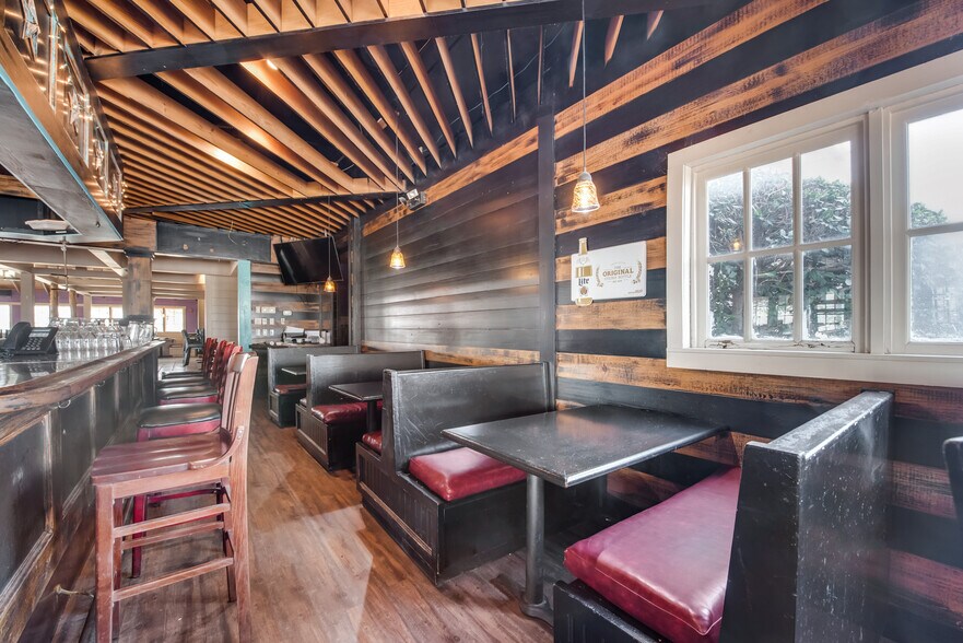 More Photos Of 5812 N Interstate 35, Denton Restaurant For Sale