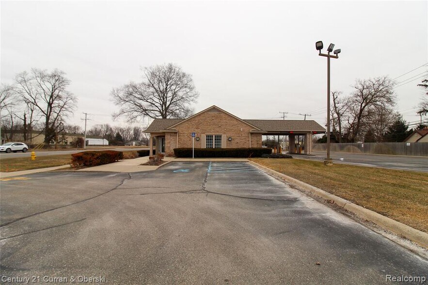 More Photos Of 29049 Joy Rd, Westland Bank For Lease