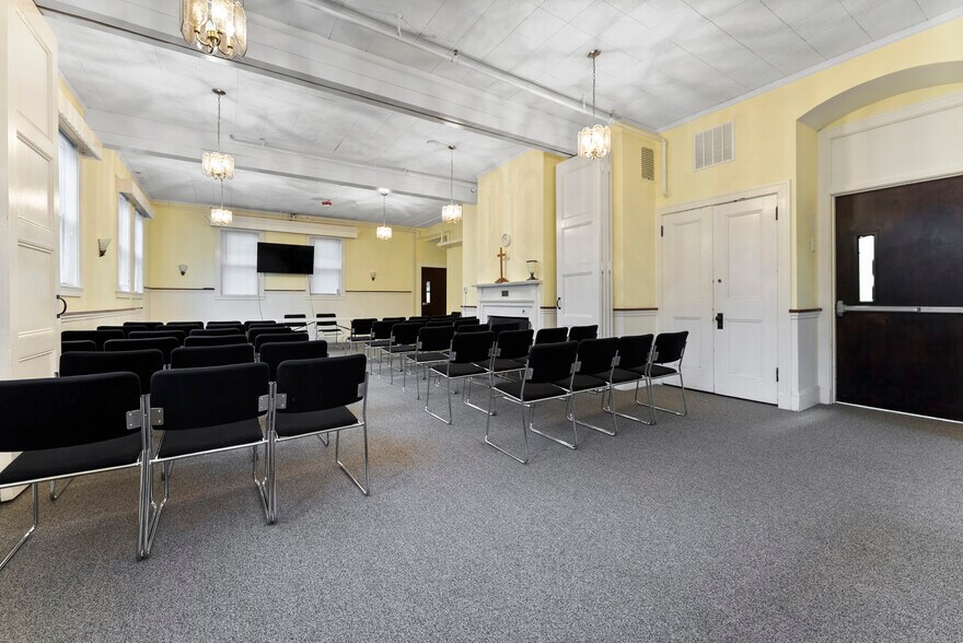 More Photos Of 180 Merrimack St, Lowell Religious Facility For Sale