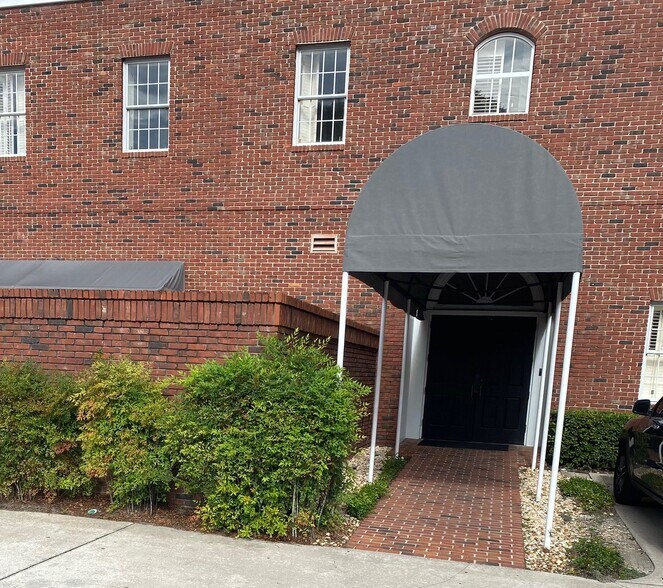 More Photos Of 1411 Edgewater Dr, Orlando Office For Lease