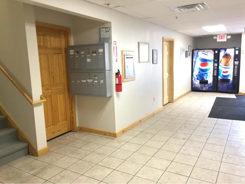 More Photos Of 4020 Minnehaha Ave, Minneapolis Office For Lease