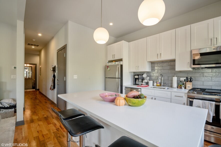 More Photos Of 2848 N Seminary Ave, Chicago Apartments For Sale