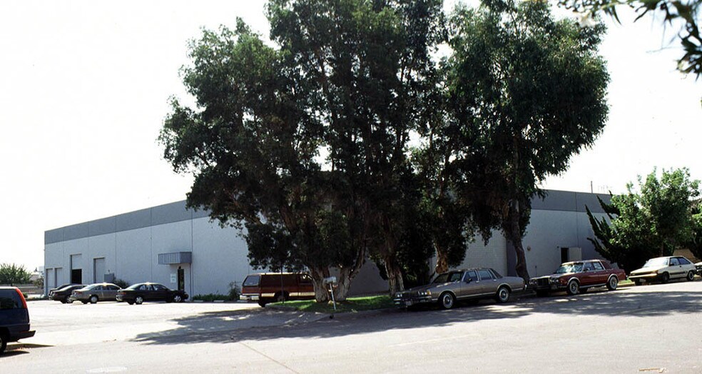 More Photos Of 2660 Signal Pky, Long Beach Warehouse For Lease