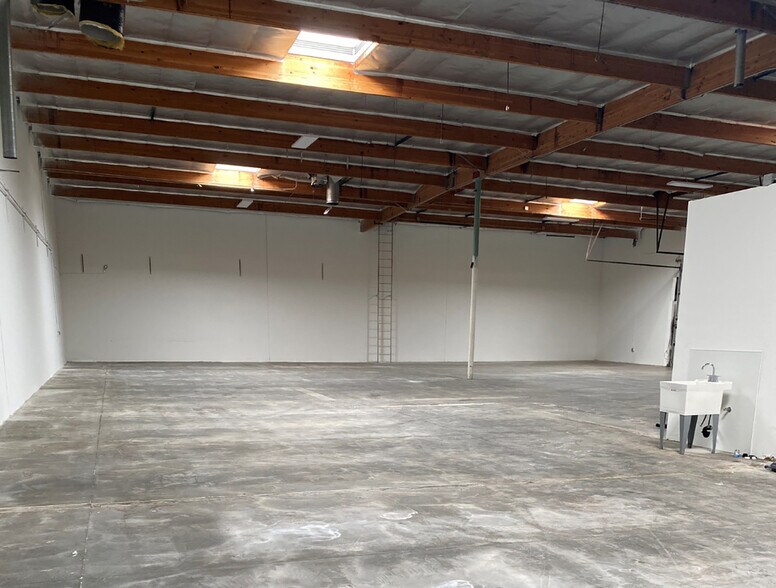 More Photos Of 177 Atlantic St, Pomona Warehouse For Sale