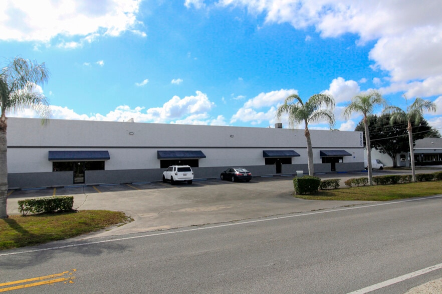 More Photos Of 3520 Consumer St, West Palm Beach Warehouse For Lease