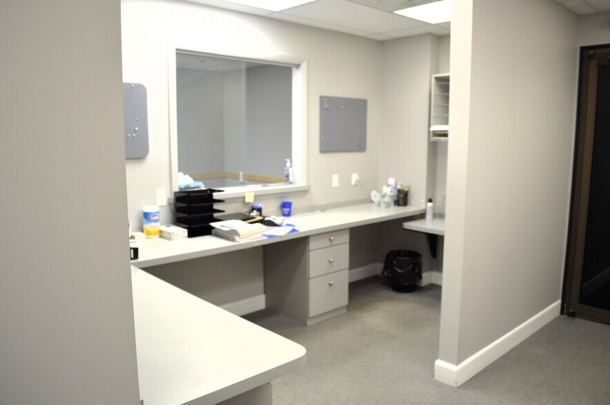 More Photos Of 1005 Clifton Ave, Clifton Office For Lease