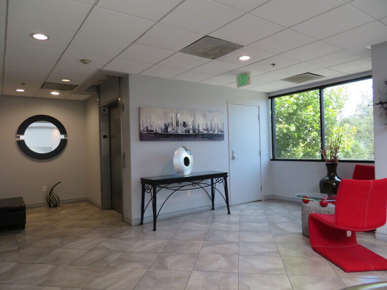 More Photos Of 5115 Clareton Dr, Agoura Hills Medical For Lease