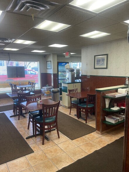 More Photos Of 381 Avenel St, Avenel Restaurant For Lease