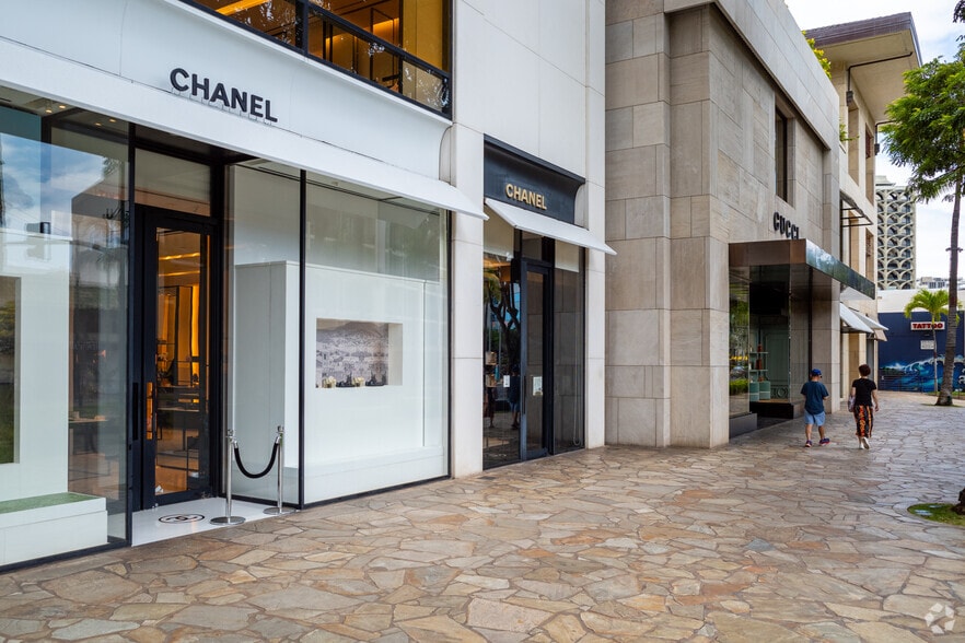 More Photos Of 2100-2118 Kalakaua Ave, Honolulu Storefront For Lease