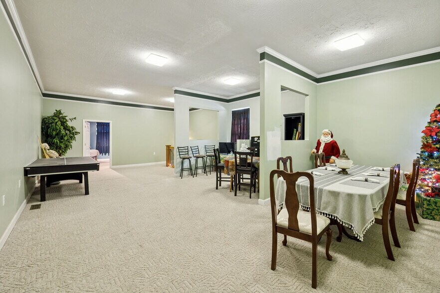 More Photos Of 220 Public Sq, Lafayette General Retail For Sale