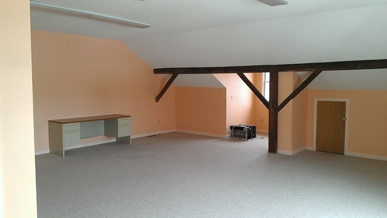 More Photos Of 131 Main St, Hatfield Loft Creative Space For Lease