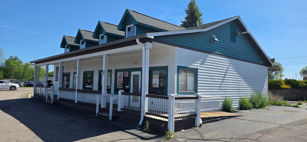 More Photos Of 9850-9852 E Grand River Ave, Brighton Freestanding For Sale