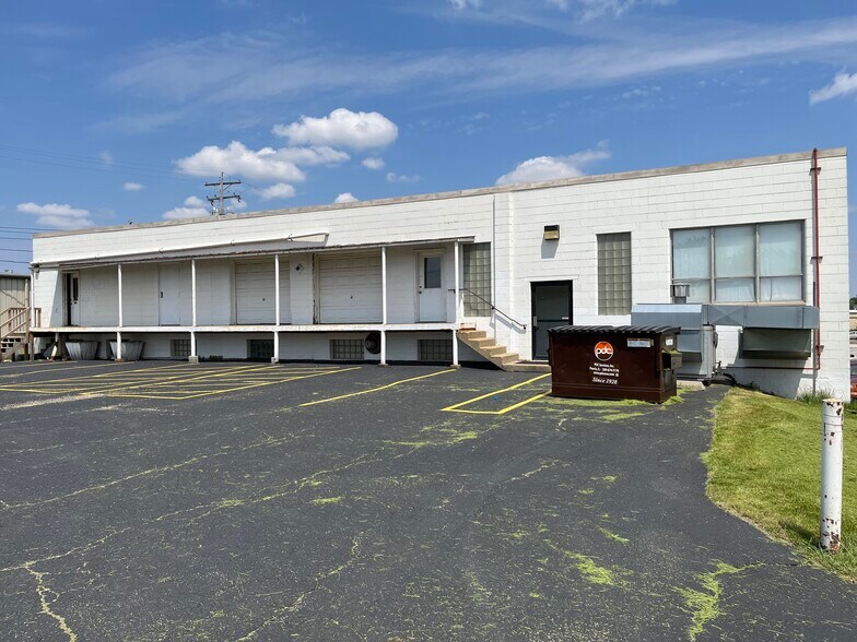 More Photos Of 1014 W Pioneer Pky, Peoria Flex For Lease