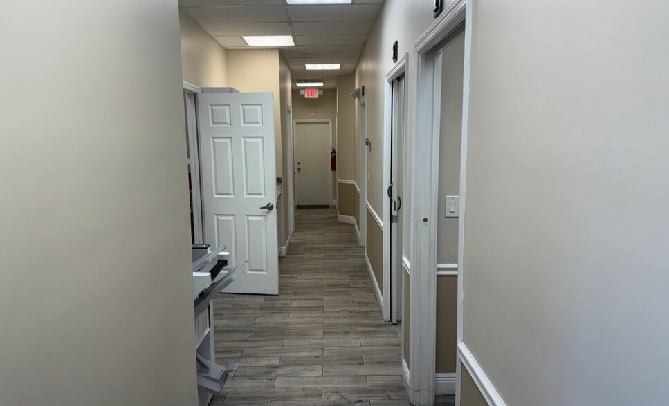 More Photos Of 1696 SE Hillmoor Dr, Port Saint Lucie Medical For Lease