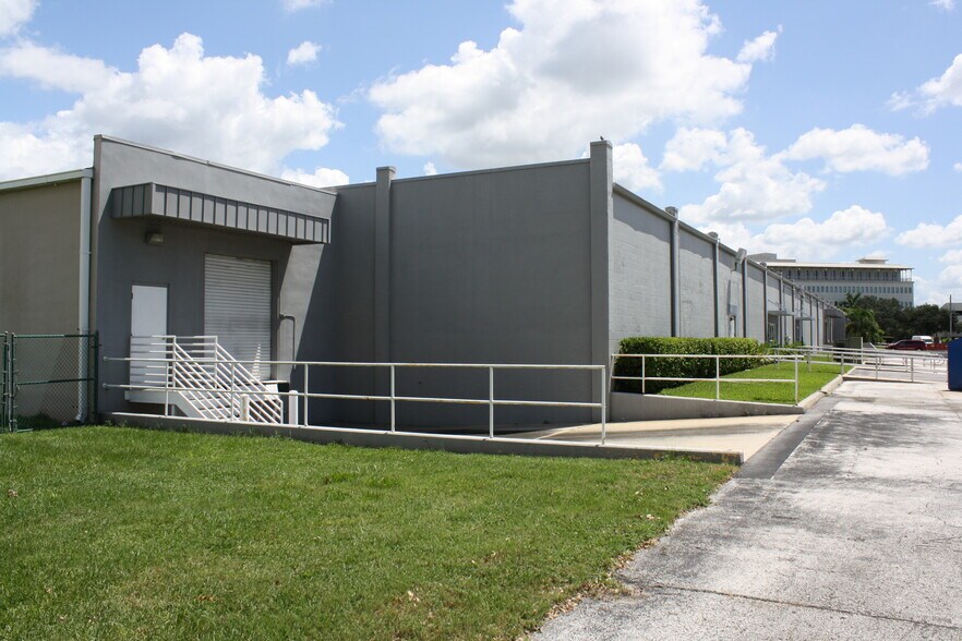 More Photos Of 5120 W Waters Ave, Tampa Manufacturing For Sale