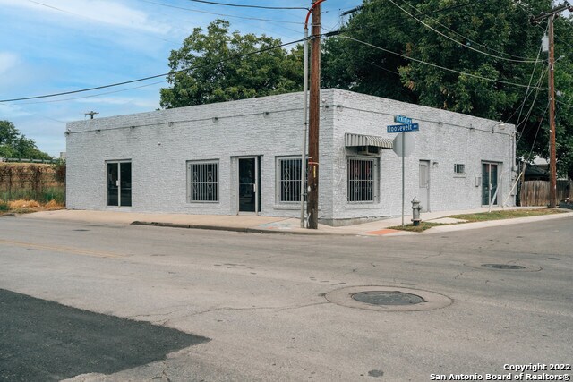 More Photos Of 1020 Roosevelt Ave, San Antonio Freestanding For Sale