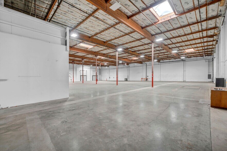 More Photos Of 875 Deming Way, Sparks Industrial For Lease