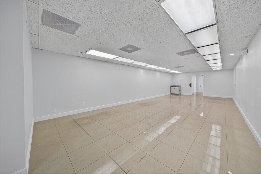 More Photos Of 1750 E Commercial Blvd, Fort Lauderdale Storefront For Lease