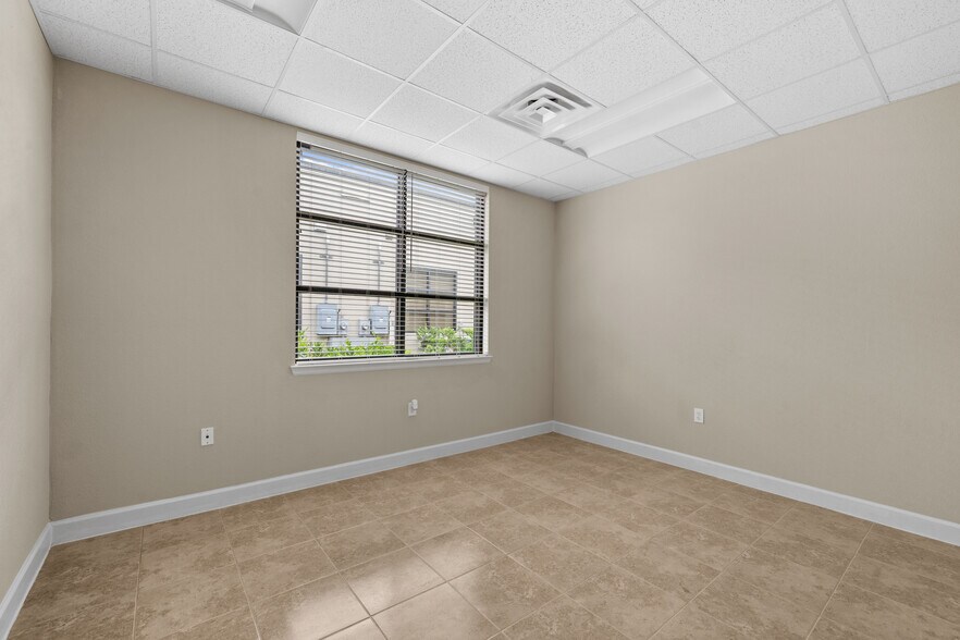 More Photos Of 8118 Fry Rd, Cypress Unknown For Lease