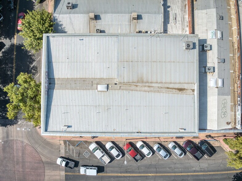 More Photos Of 101 N L St, Dinuba Storefront For Sale