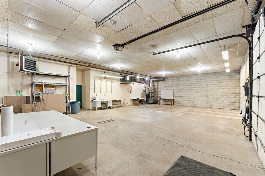 More Photos Of 6675 Broadway, Merrillville Auto Repair For Lease