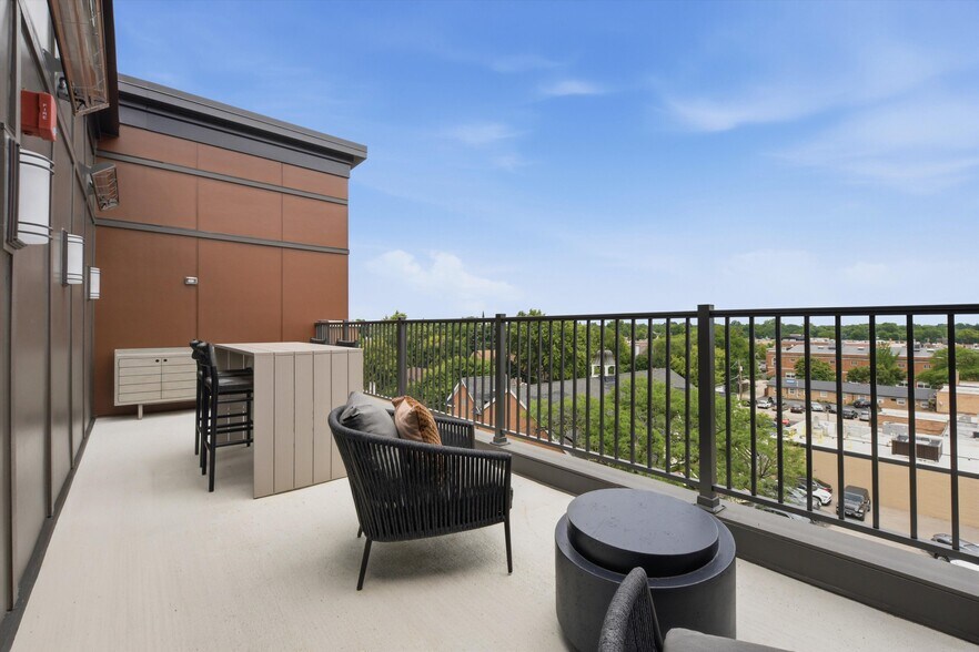 More Photos Of 1850 Glenview Rd, Glenview Apartments For Lease